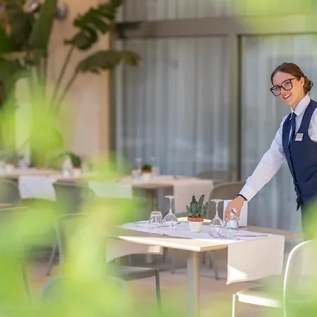 Üdülőközpont Vivosa Apulia 4*